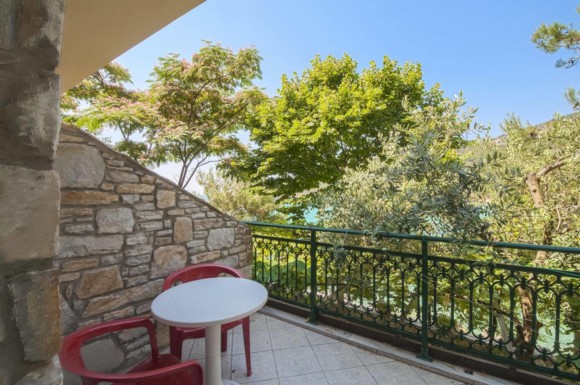 Petra Mare Daire Thimonia Dış mekan fotoğraf