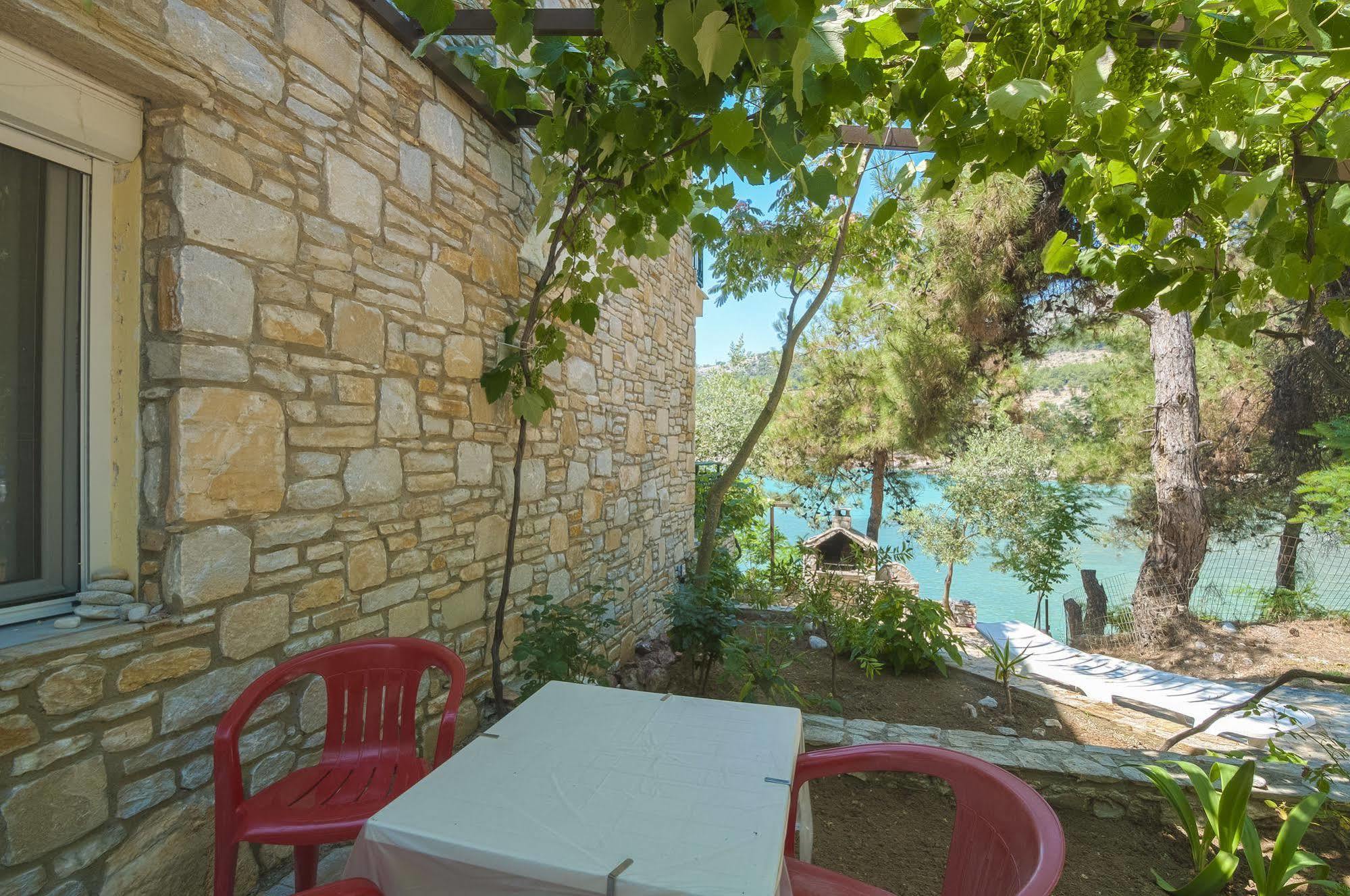 Petra Mare Daire Thimonia Dış mekan fotoğraf
