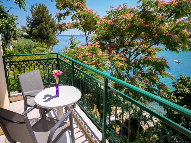 Petra Mare Daire Thimonia Dış mekan fotoğraf